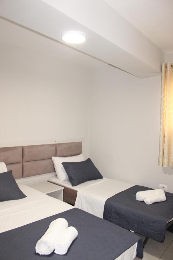 Bebi Hotel And Apartments Саранда Екстер'єр фото