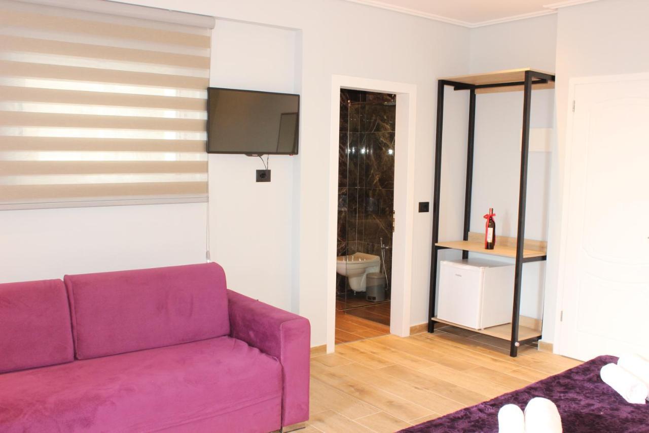 Bebi Hotel And Apartments Саранда Екстер'єр фото
