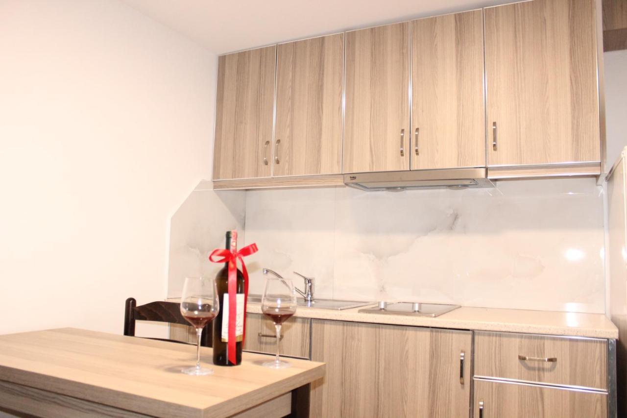 Bebi Hotel And Apartments Саранда Екстер'єр фото