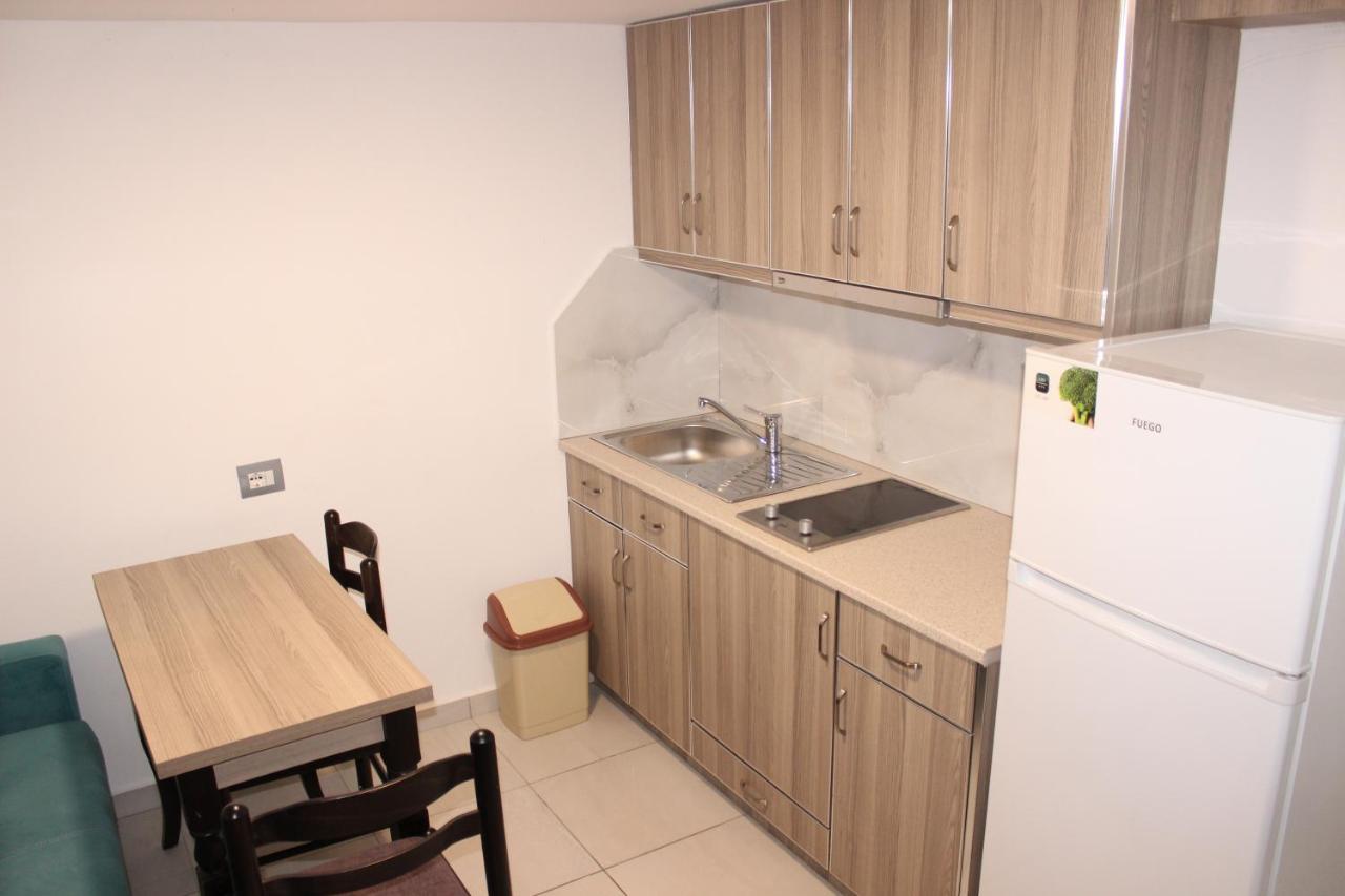 Bebi Hotel And Apartments Саранда Екстер'єр фото