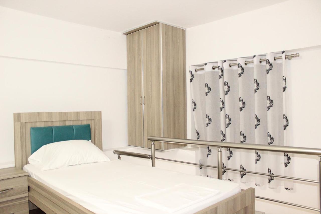 Bebi Hotel And Apartments Саранда Екстер'єр фото
