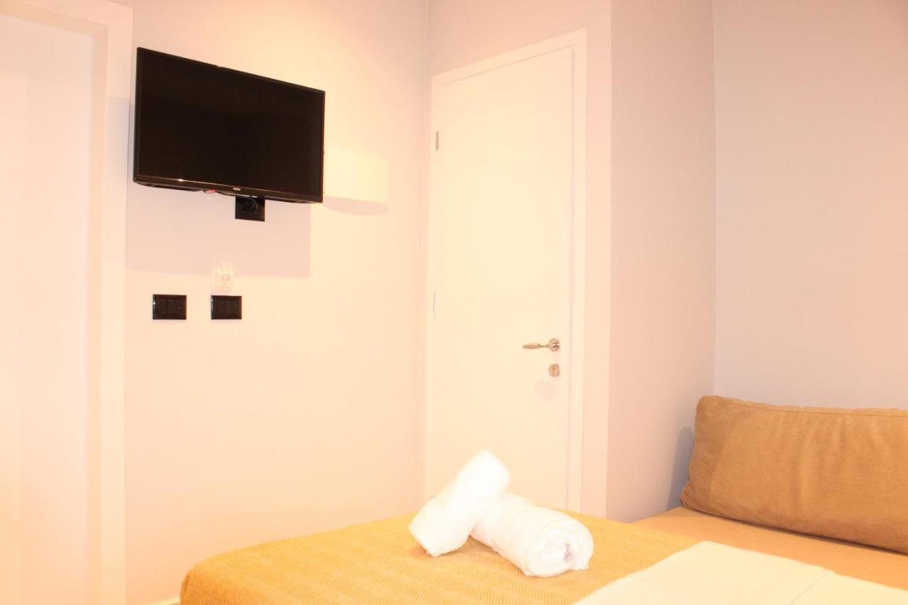 Bebi Hotel And Apartments Саранда Екстер'єр фото