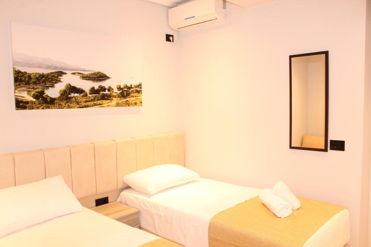 Bebi Hotel And Apartments Саранда Екстер'єр фото