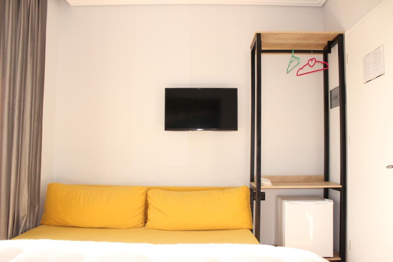 Bebi Hotel And Apartments Саранда Екстер'єр фото