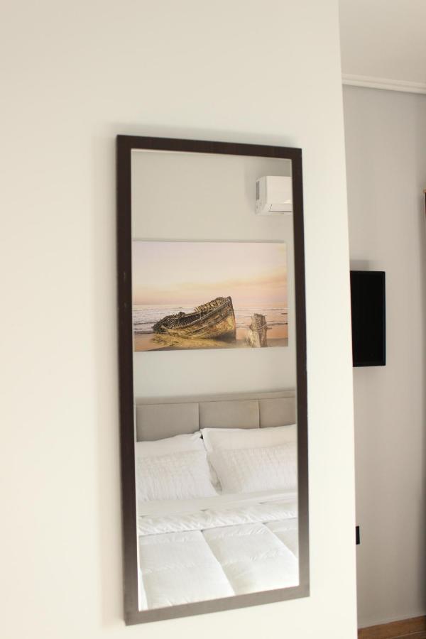 Bebi Hotel And Apartments Саранда Екстер'єр фото
