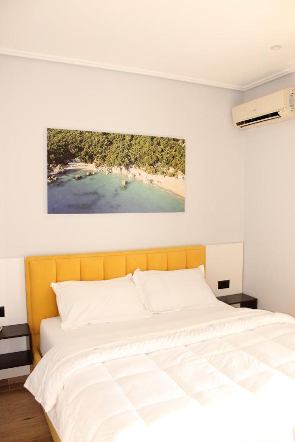 Bebi Hotel And Apartments Саранда Екстер'єр фото