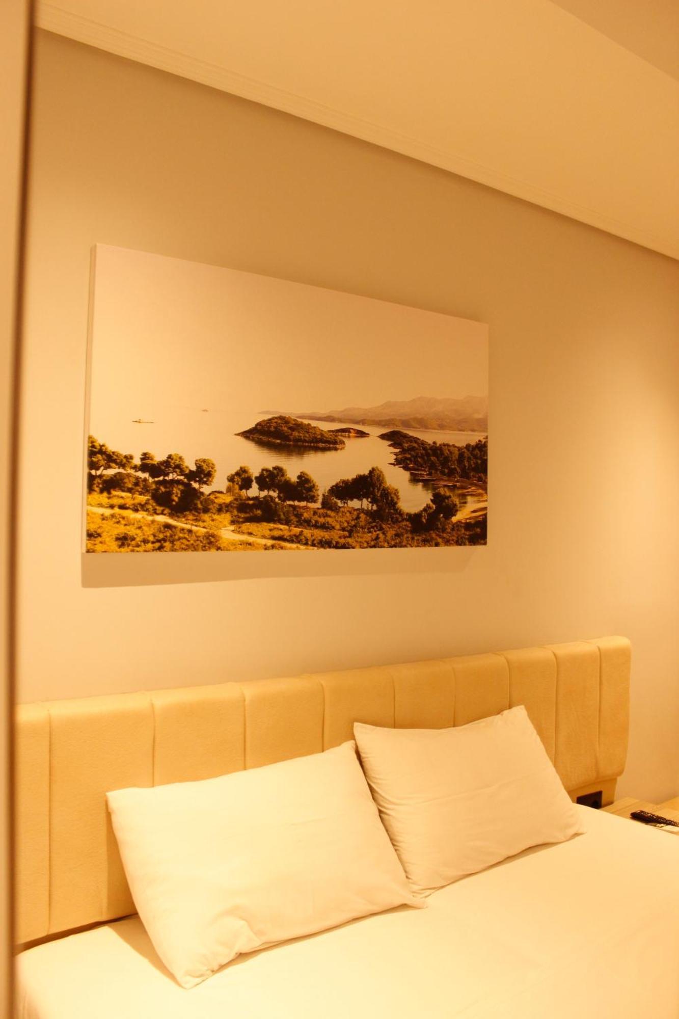 Bebi Hotel And Apartments Саранда Екстер'єр фото