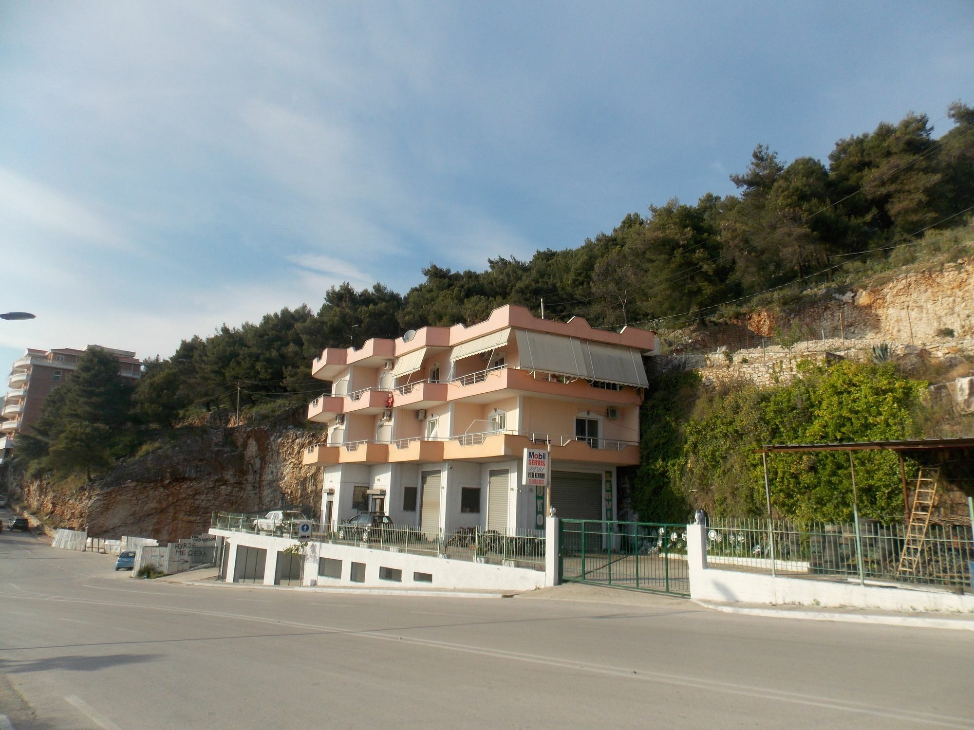 Bebi Hotel And Apartments Саранда Екстер'єр фото