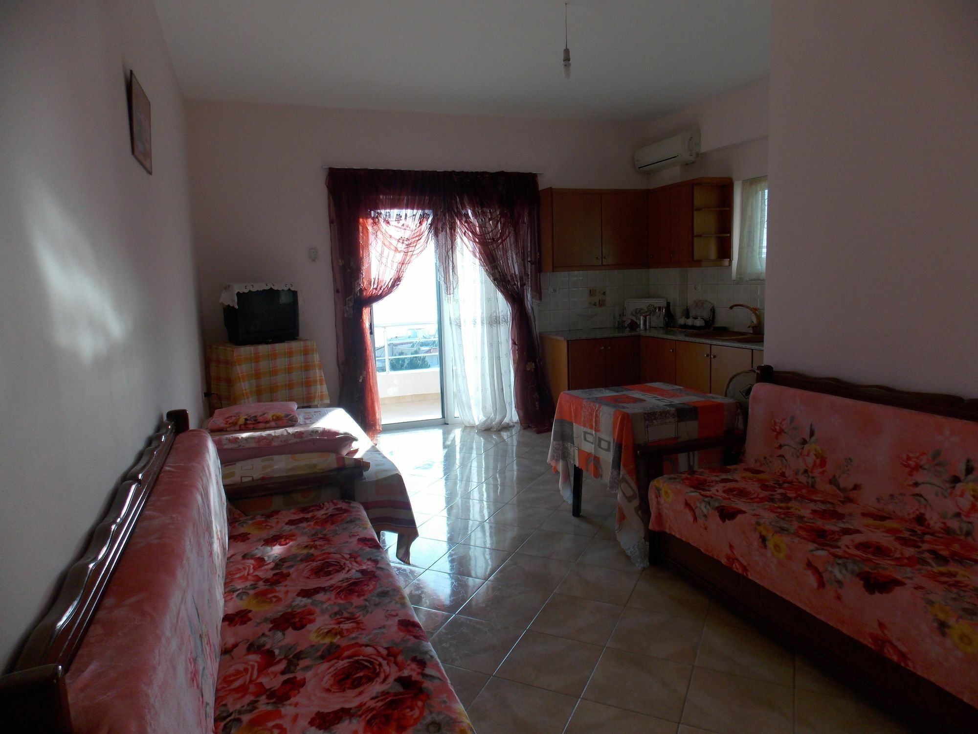 Bebi Hotel And Apartments Саранда Екстер'єр фото
