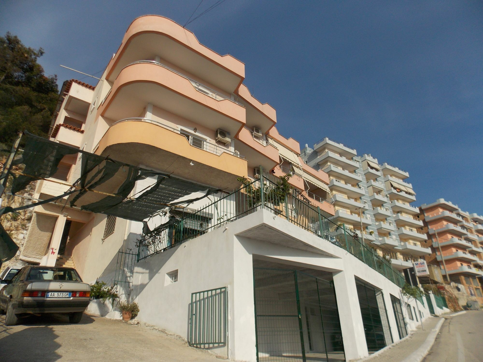 Bebi Hotel And Apartments Саранда Екстер'єр фото